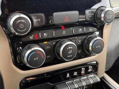 2019 RAM 1500 Laramie 4x4 Crew Cab 5'7" Box