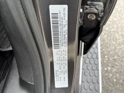 2019 RAM 1500 Laramie 4x4 Crew Cab 5'7" Box