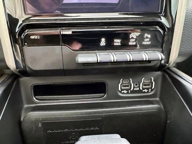 2021 RAM 1500 Laramie 4x4 Crew Cab 5'7" Box