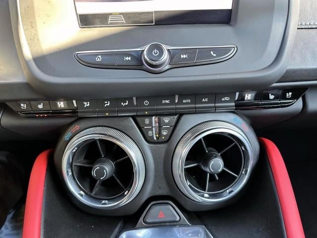 2022 Chevrolet Camaro 2dr Coupe 2LT