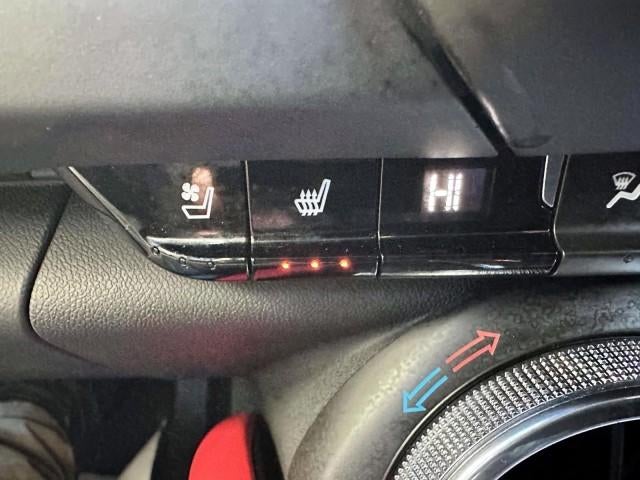 2022 Chevrolet Camaro 2dr Coupe 2LT