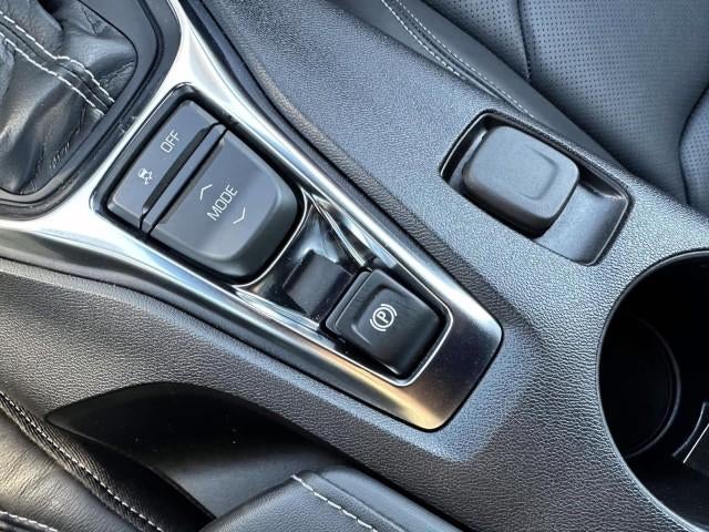 2022 Chevrolet Camaro 2dr Coupe 2LT