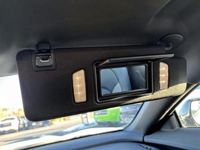 2022 Chevrolet Camaro 2dr Coupe 2LT