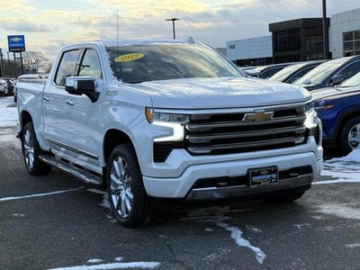 2022 Chevrolet Silverado 1500 Crew Cab Short Box 4-Wheel Drive High Country