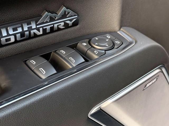 2022 Chevrolet Silverado 1500 Crew Cab Short Box 4-Wheel Drive High Country