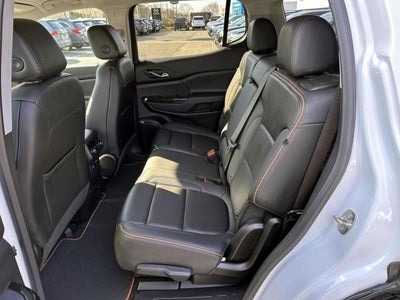 2023 GMC Acadia AWD AT4
