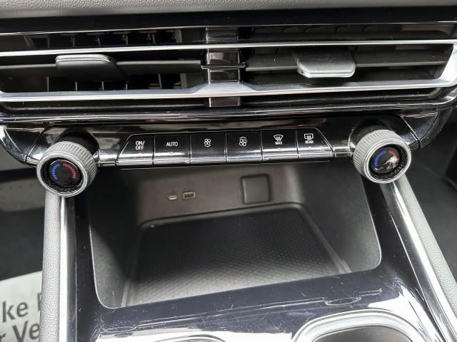 2024 Chevrolet Traverse LS w/2LS