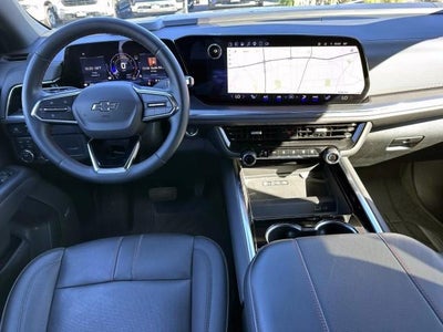 2025 Chevrolet Suburban 4WD RST