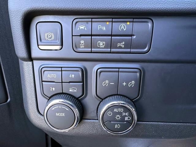 2025 Chevrolet Suburban 4WD RST