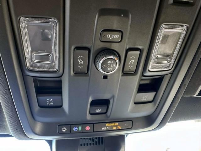2025 Chevrolet Suburban 4WD RST