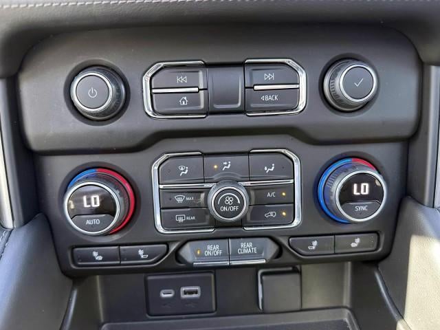 2022 Chevrolet Suburban 4WD LT