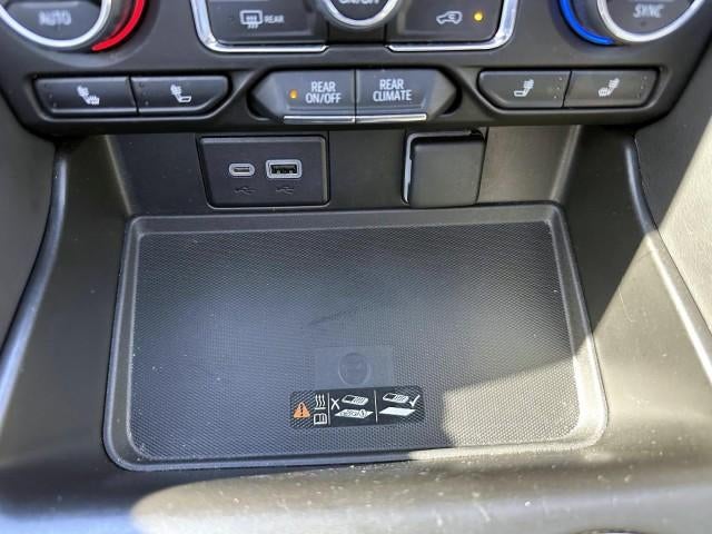 2022 Chevrolet Suburban 4WD LT