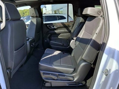 2023 Chevrolet Suburban 4WD Premier
