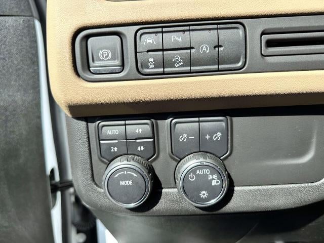 2024 Chevrolet Suburban 4WD Premier