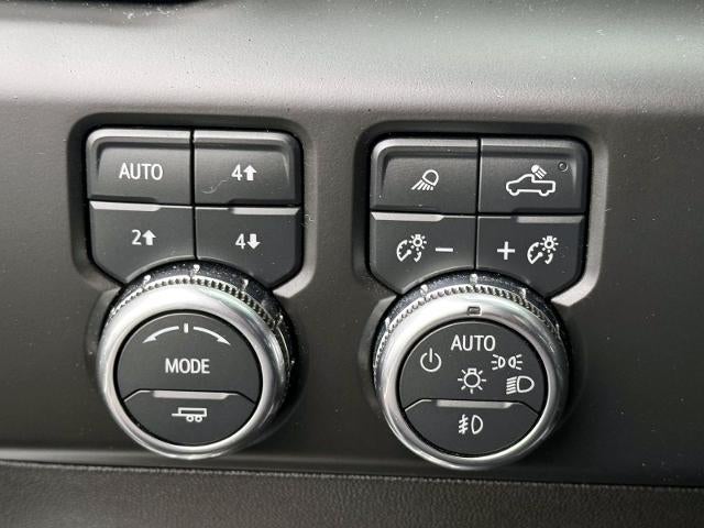 2022 GMC Sierra 1500 Crew Cab Short Box 4-Wheel Drive AT4