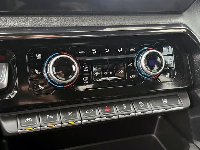 2022 GMC Sierra 1500 Crew Cab Short Box 4-Wheel Drive AT4