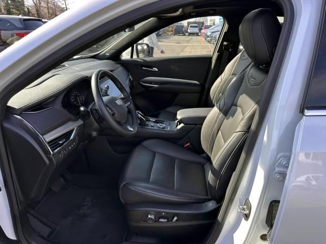 2023 Cadillac XT4 AWD 4dr Premium Luxury