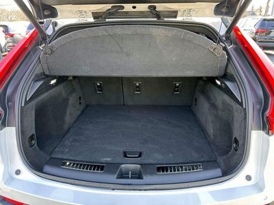 2023 Cadillac XT4 AWD 4dr Premium Luxury