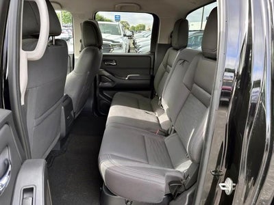 2022 Nissan Frontier Crew Cab 4x4 SV Auto