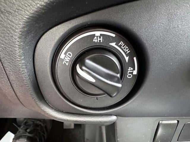 2022 Nissan Frontier Crew Cab 4x4 SV Auto