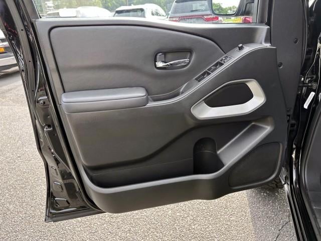 2022 Nissan Frontier Crew Cab 4x4 SV Auto