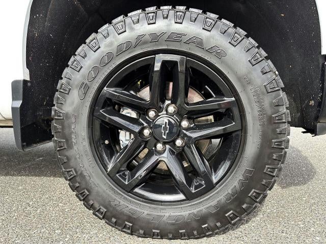 2023 Chevrolet Silverado 1500 Crew Cab Short Box 4-Wheel Drive Custom Trail Boss