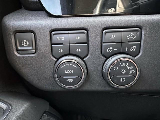 2022 Chevrolet Silverado 1500 Crew Cab Short Box 4-Wheel Drive LT Trail Boss