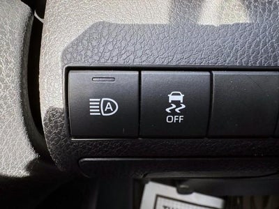 2019 Toyota Camry SE Auto (Natl)