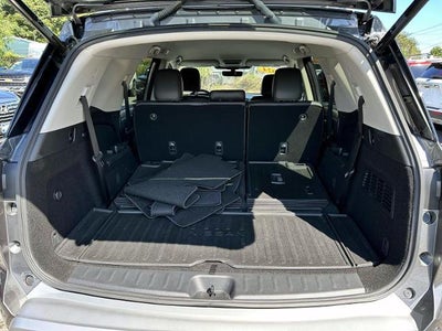 2024 Nissan Pathfinder SL 4WD