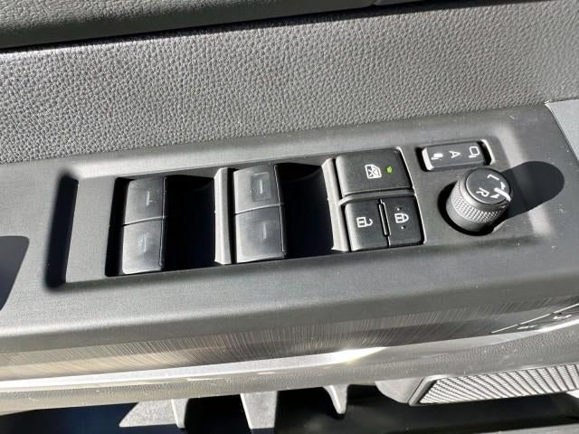 2024 Toyota Sequoia Platinum 4WD (Natl)