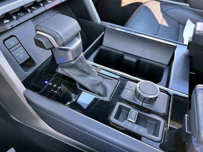 2024 Toyota Sequoia Platinum 4WD (Natl)