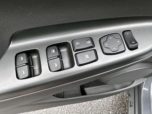 2023 Hyundai KONA SE Auto AWD