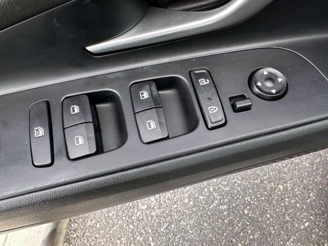 2023 Hyundai ELANTRA SE IVT