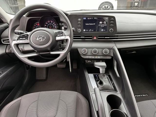 2023 Hyundai ELANTRA SE IVT