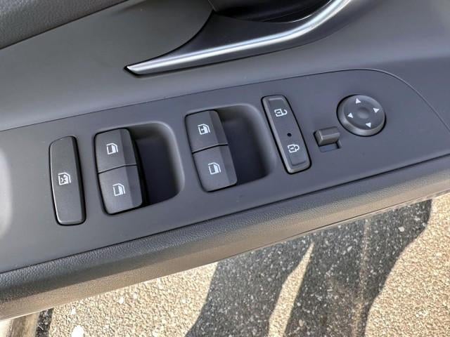 2023 Hyundai ELANTRA SE IVT