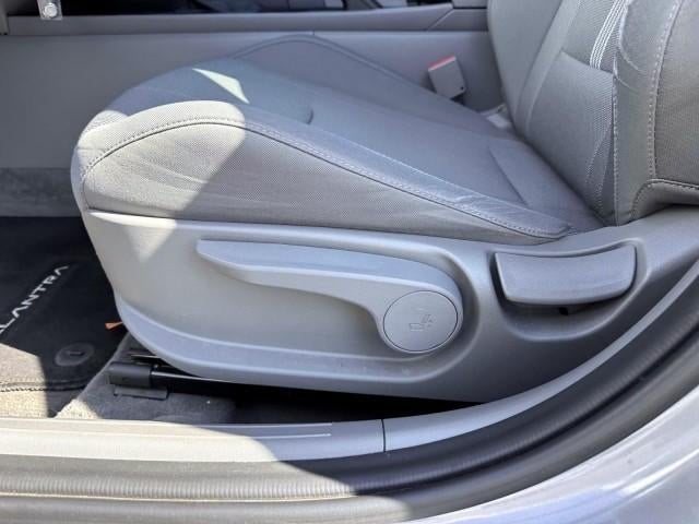 2023 Hyundai ELANTRA SE IVT