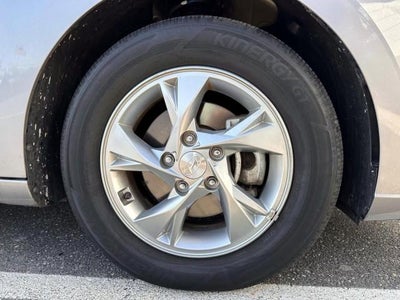 2023 Hyundai ELANTRA SE IVT