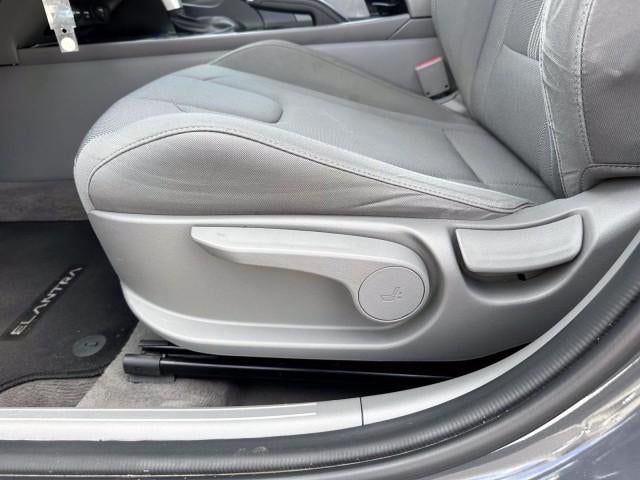 2023 Hyundai ELANTRA SE IVT