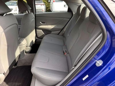 2023 Hyundai ELANTRA SE IVT