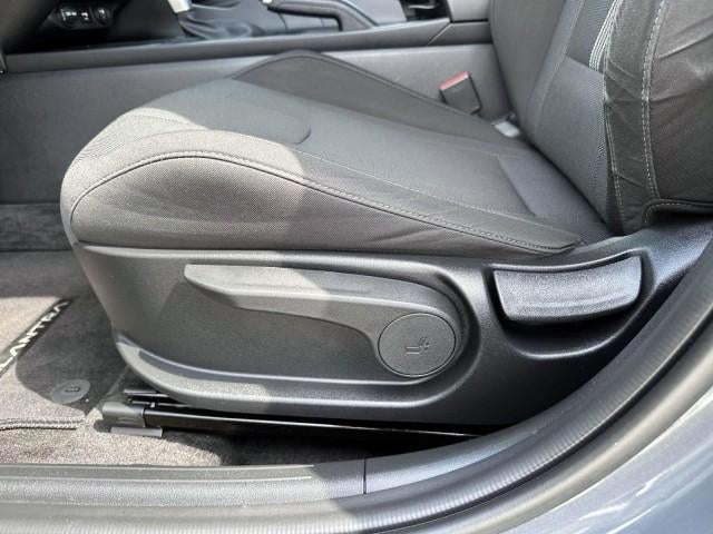 2023 Hyundai ELANTRA SE IVT
