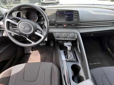 2023 Hyundai ELANTRA SE IVT