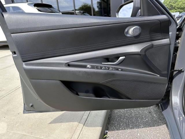2023 Hyundai ELANTRA SE IVT
