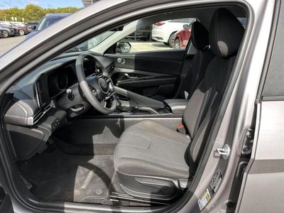 2023 Hyundai ELANTRA SE IVT