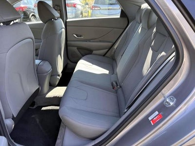 2023 Hyundai ELANTRA SE IVT