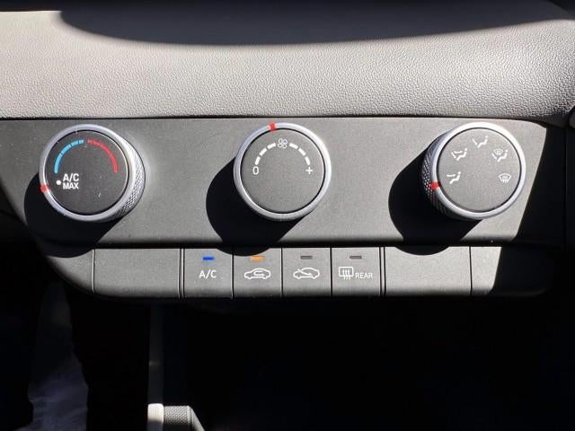 2023 Hyundai ELANTRA SE IVT