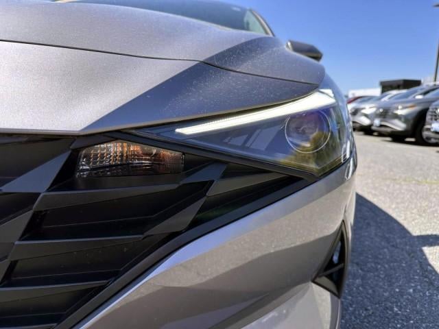 2023 Hyundai ELANTRA SE IVT