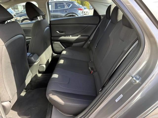 2023 Hyundai ELANTRA SE IVT