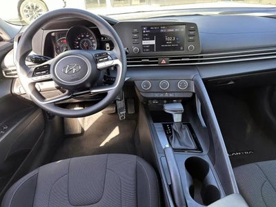 2023 Hyundai ELANTRA SE IVT