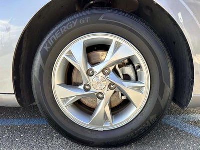 2023 Hyundai ELANTRA SE IVT