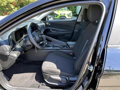 2023 Hyundai ELANTRA SE IVT
